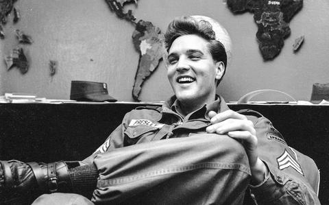 洋書 ELVIS in Deutschland 1960 WS Verlag ELVIS PRESLEY SGC 6.5 German TRADING CARD